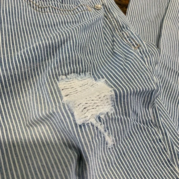 Democracy Jeans Striped Distressed 12 Girlfriend NWOT Cute Boho See - Picture 3 of 16